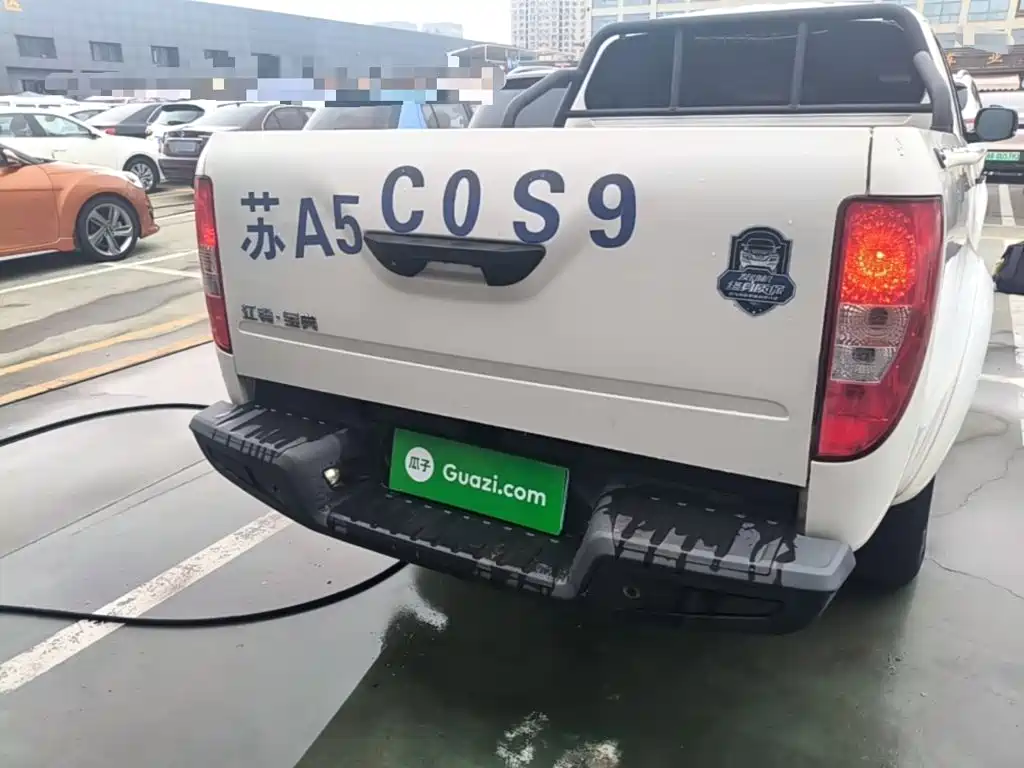 Jiangling Baodian 2023 2023 2.5T Diesel 2WD Comfort Edition Flatbed Long Wheelbase JX4D25A6L