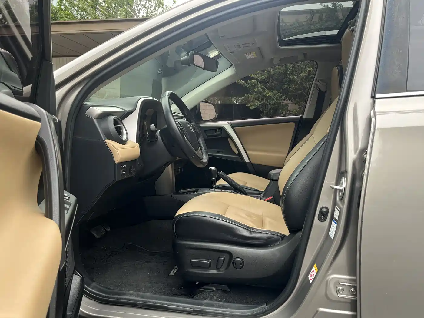 Toyota RAV4 Rongfang 2016 2.5L Automatic 4WD Elite фото 12