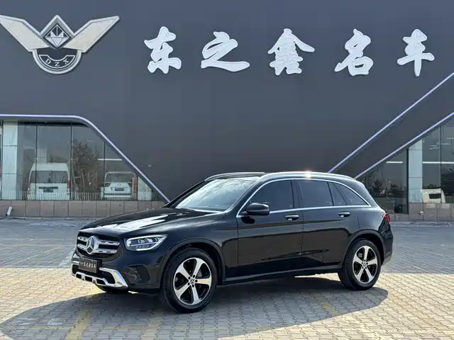 MERCEDES-BENZ GLC