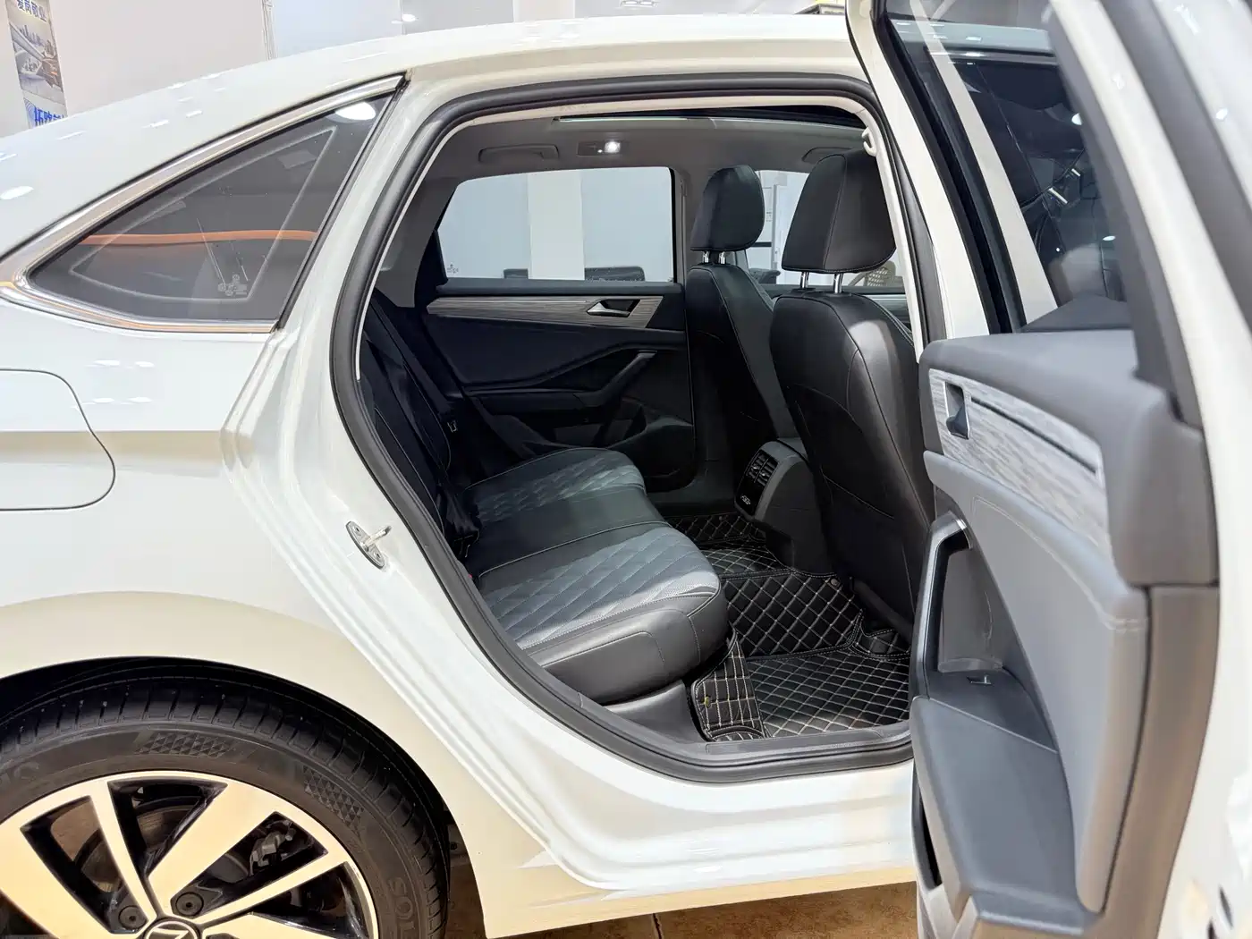 Volkswagen Sagitar 2024 300TSI DSG Surpass Edition фото 14