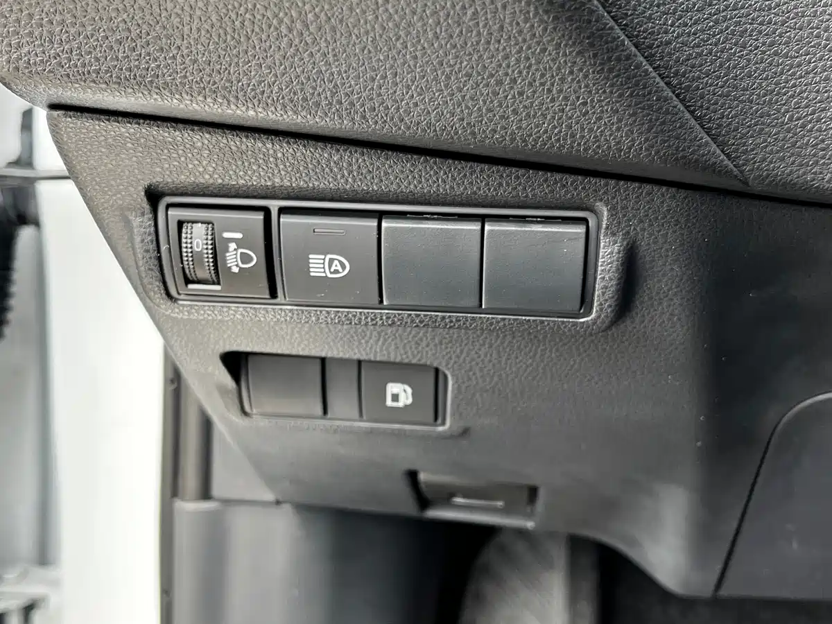 TOYOTA COROLLA SHARP AMPLIFIER