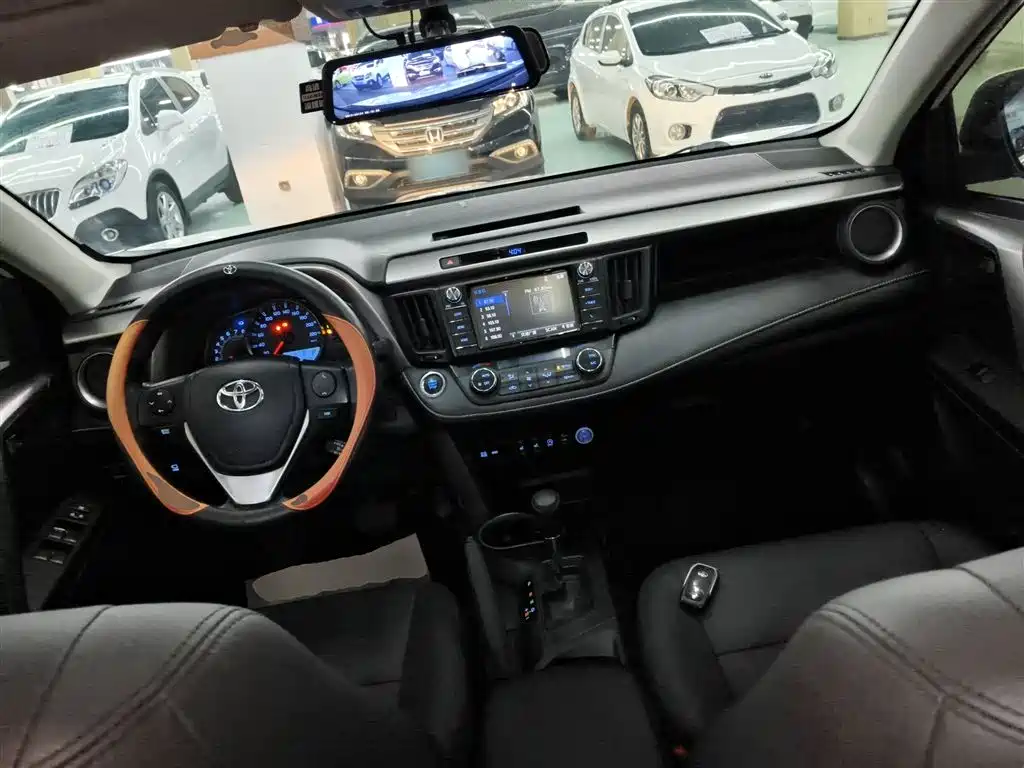 Toyota RAV4 Rongfang 2016 2.0L CVT 2WD Comfort (China V) фото 6