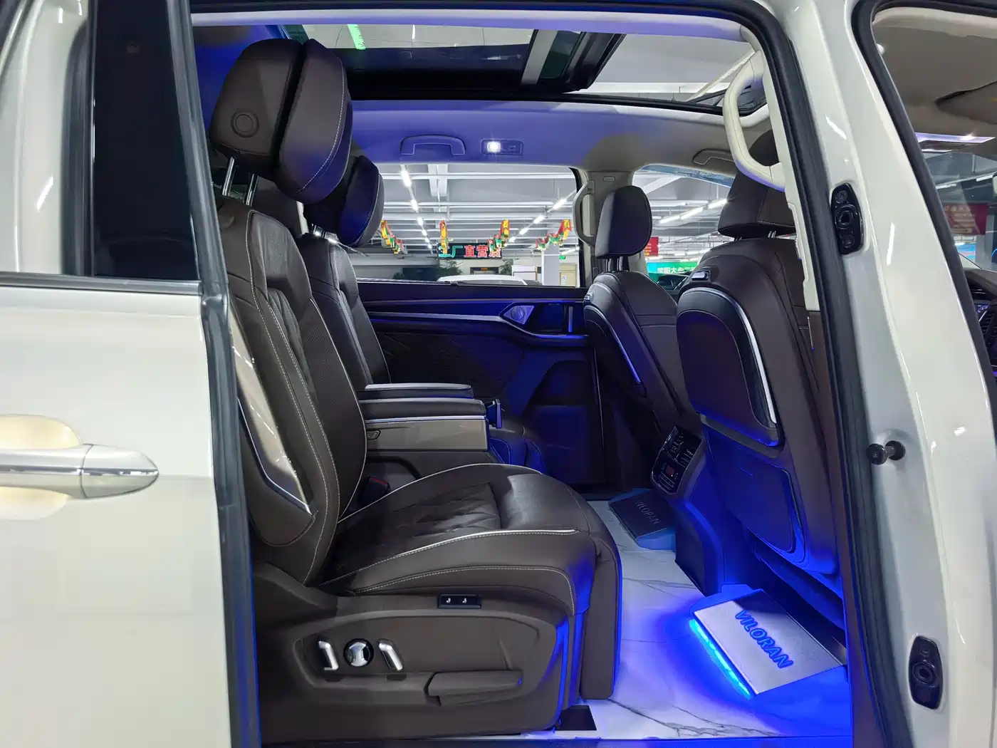 Volkswagen Viloran 2020 380TSI Premium фото 28
