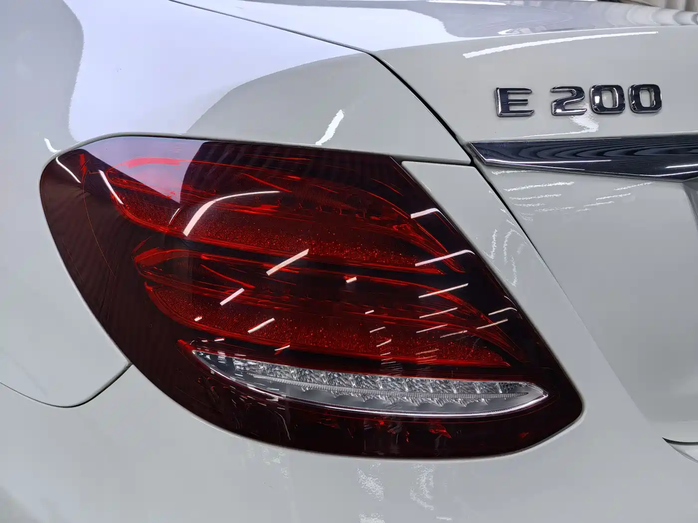 Mercedes-Benz E-Class 2017 E 200 Sport 4MATIC фото 12