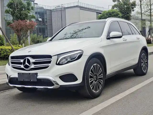 MERCEDES-BENZ GLC