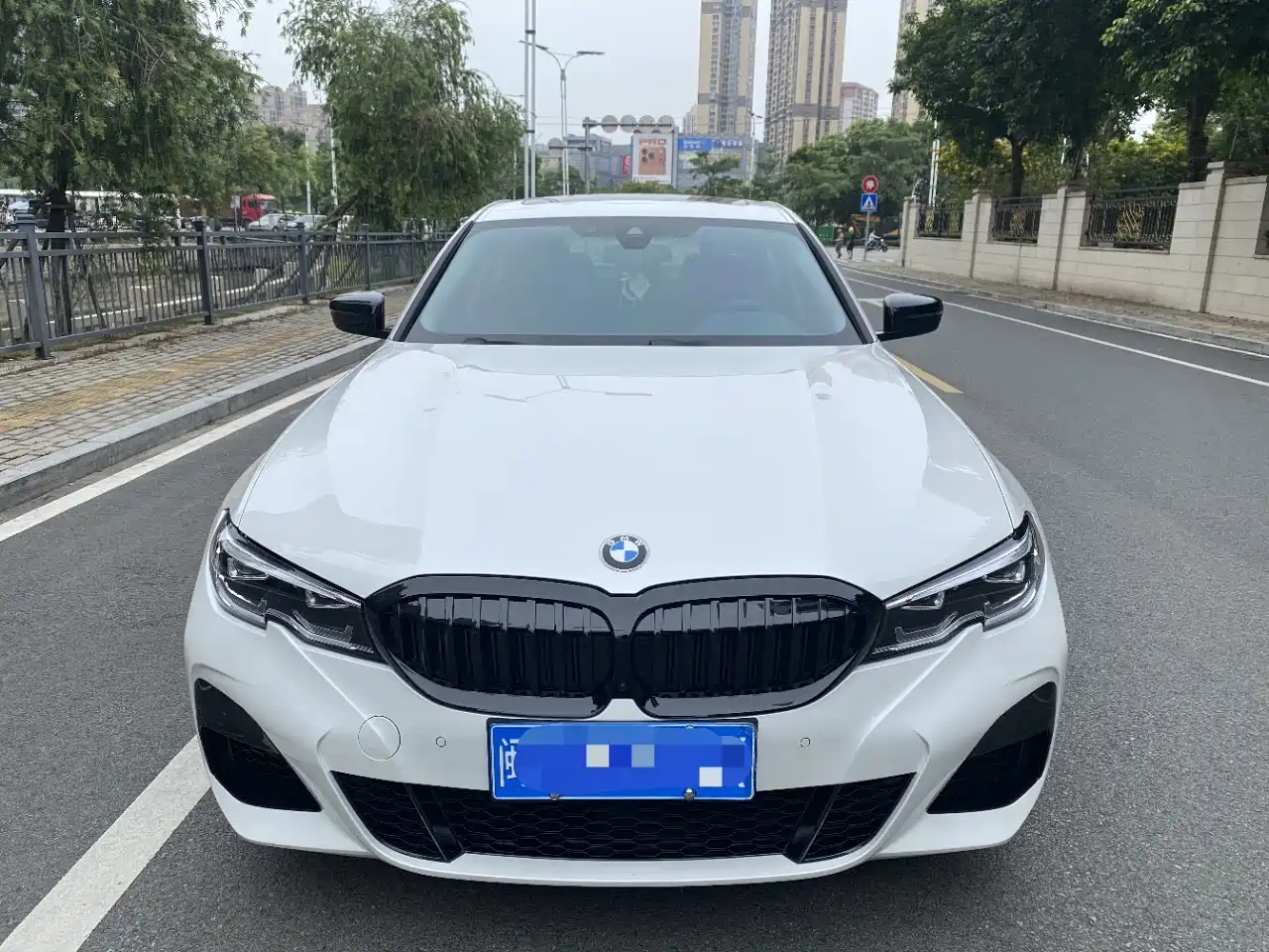 BMW 3 Series 2021 325Li M Sport Package фото 2