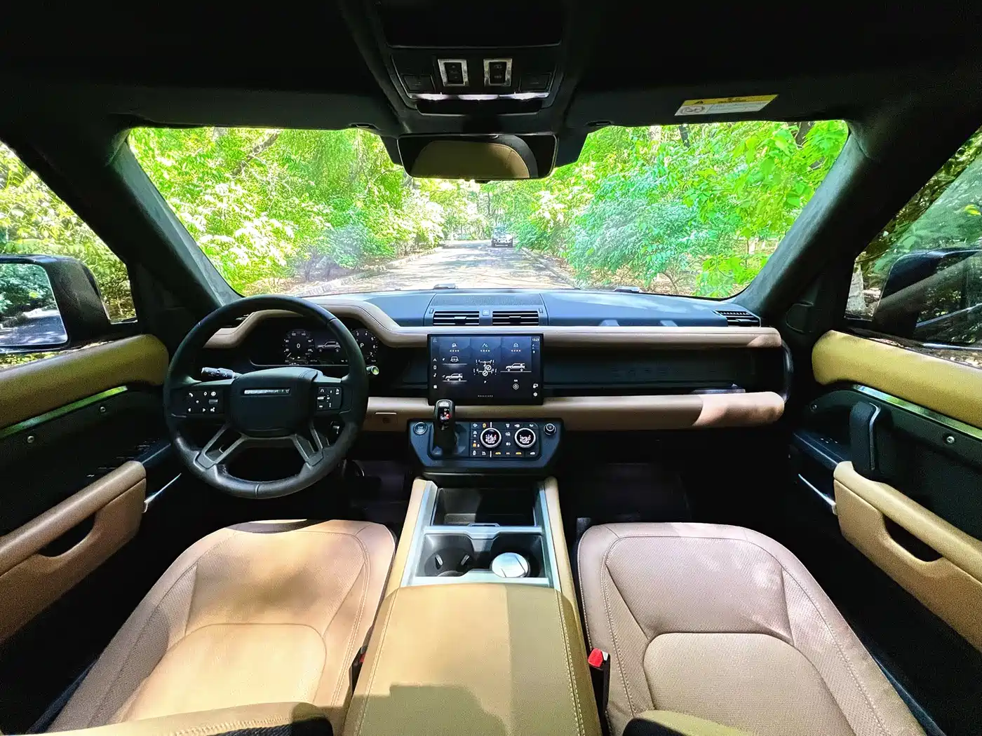 Land Rover Defender 2025 110 3.0T P400 -Dynamic HSE фото 27
