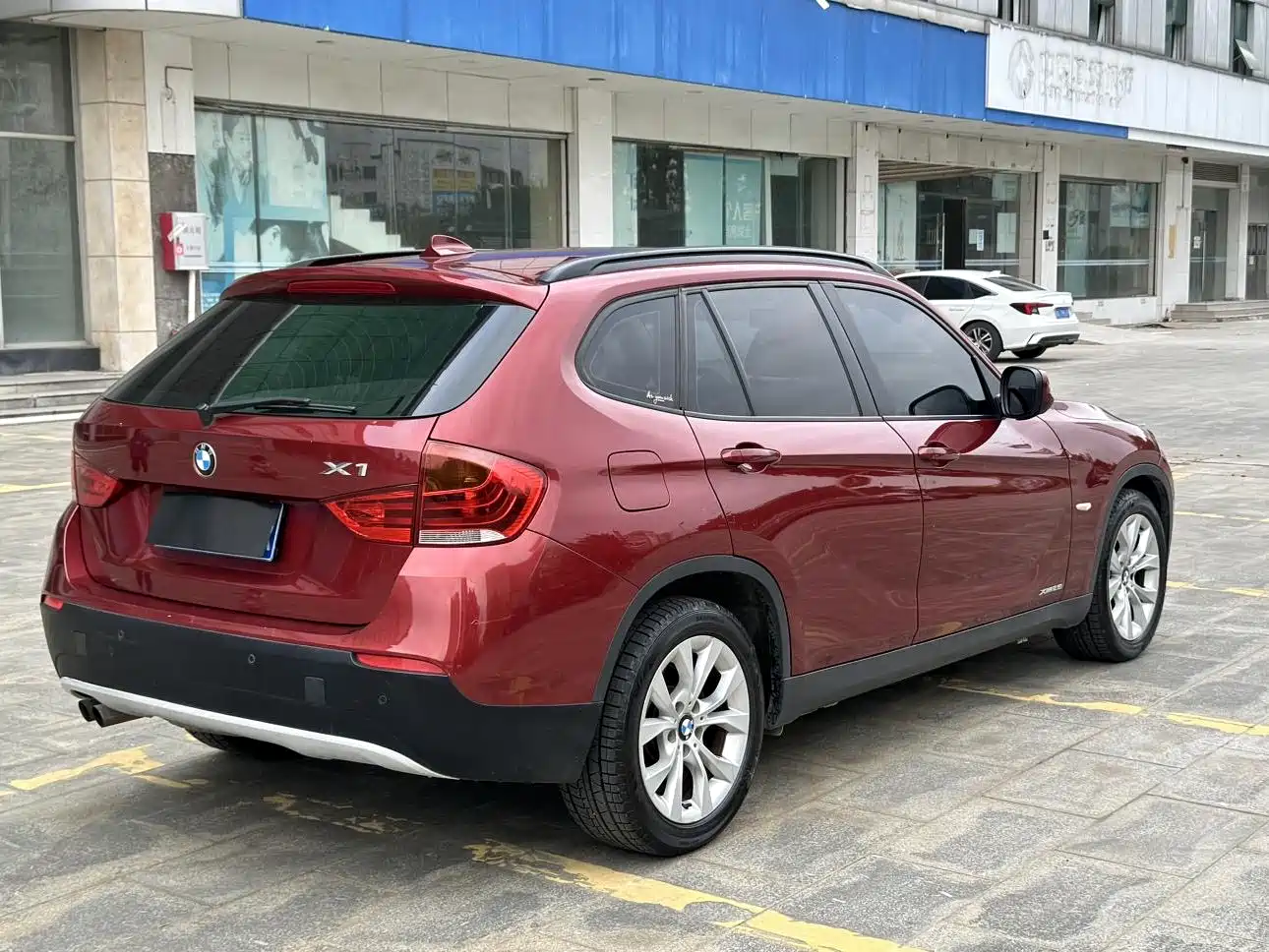 BMW X1 (Import) 2011 2010 xDrive25i