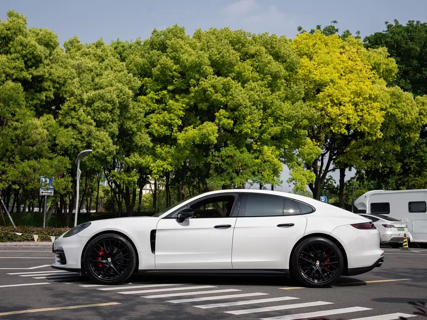 Porsche Panamera 2020 Panamera 10th Anniversary Edition 2.9T фото 3