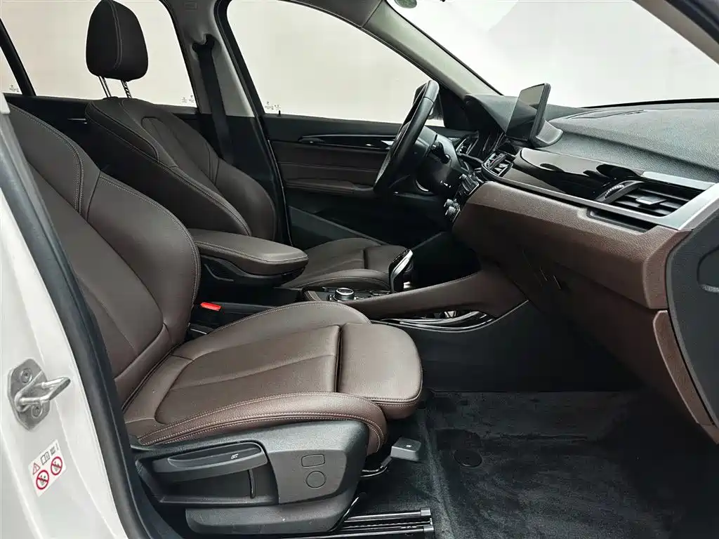 BMW X1 2022 sDrive20Li Fashion фото 21