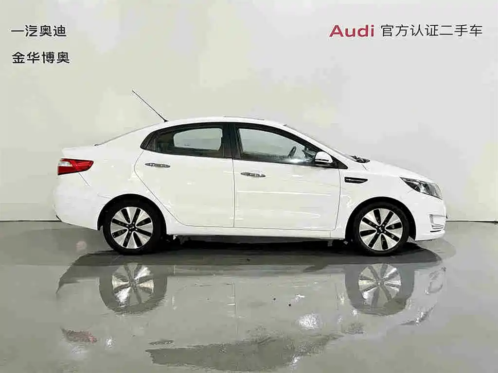 Kia K2 2012 Sedan 1.6L AT Premium Commemorative Edition фото 3