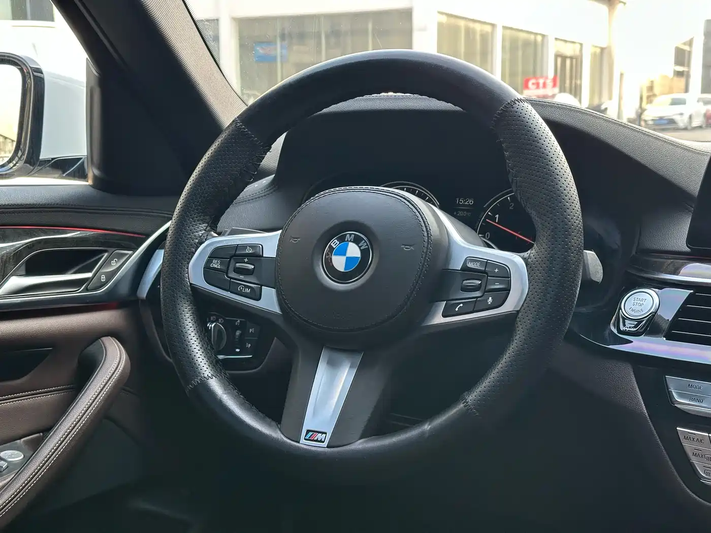 BMW 5 Series 2018 525Li M Sport Package фото 11