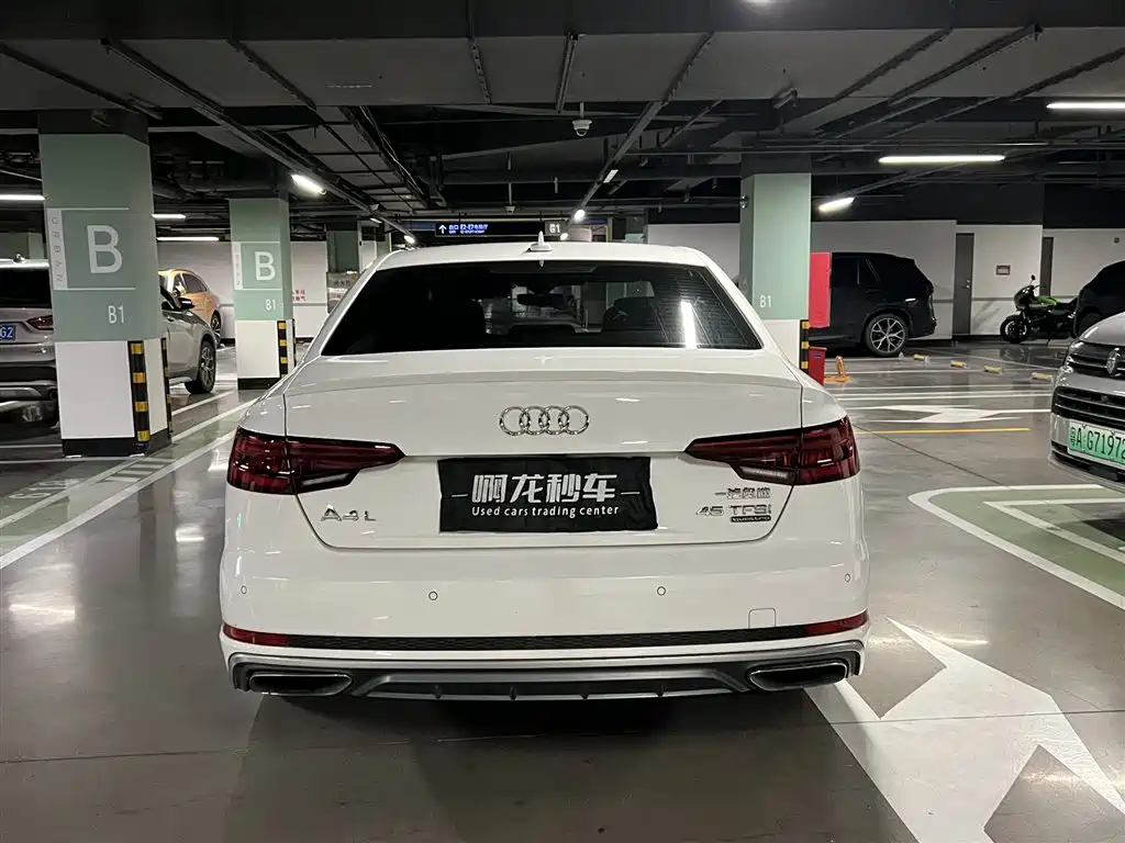 Фото 8 - Audi A4L