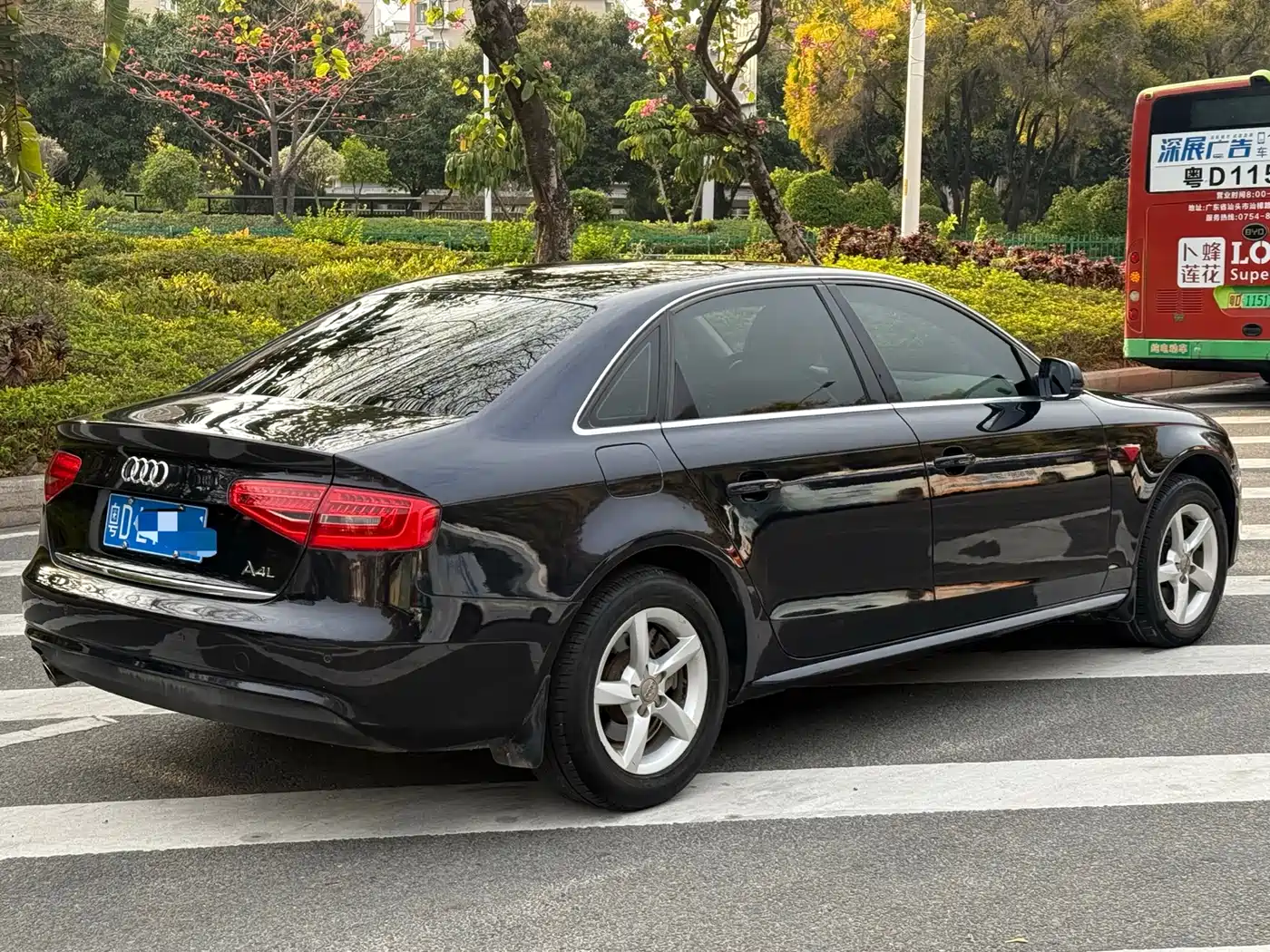 Audi A4L 2013 35 TFSI Automatic Standard фото 10