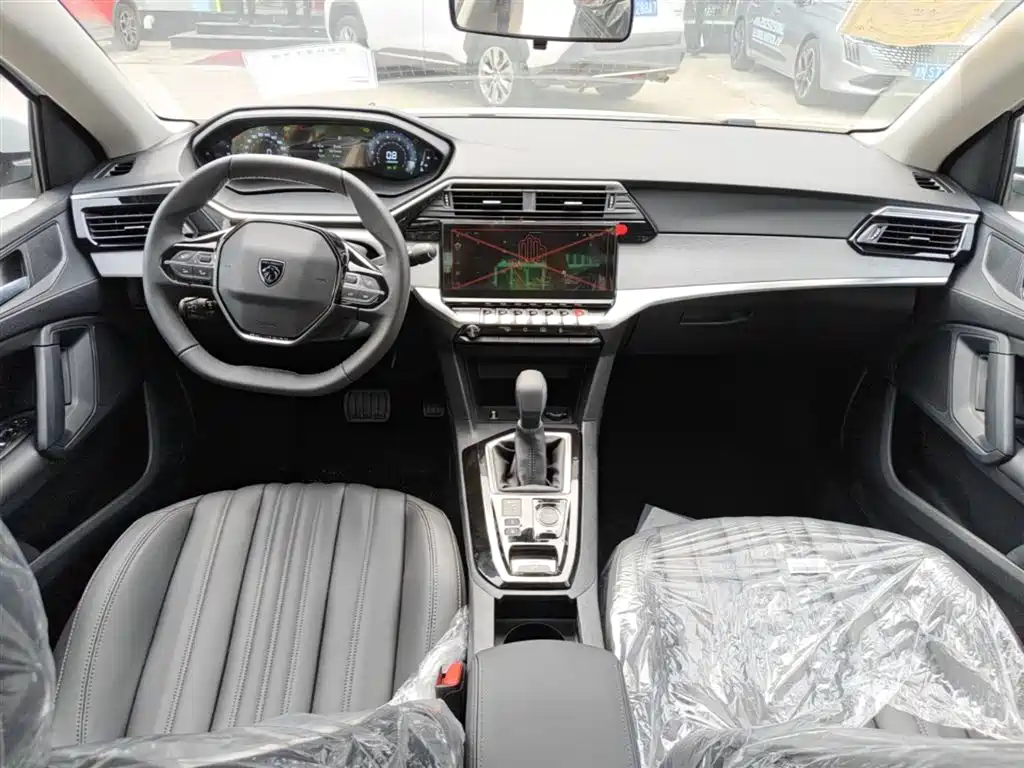 Peugeot 408 2024 360THP Dá Dá Edition Latour фото 10