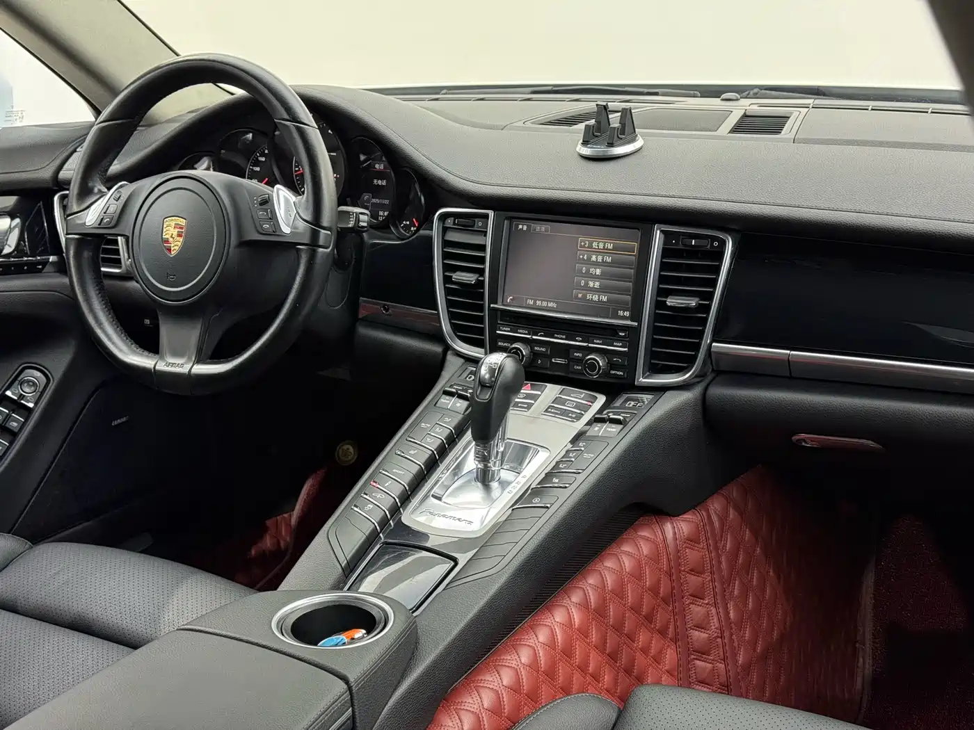 Porsche Panamera 2014 Panamera 4 3.0T фото 21