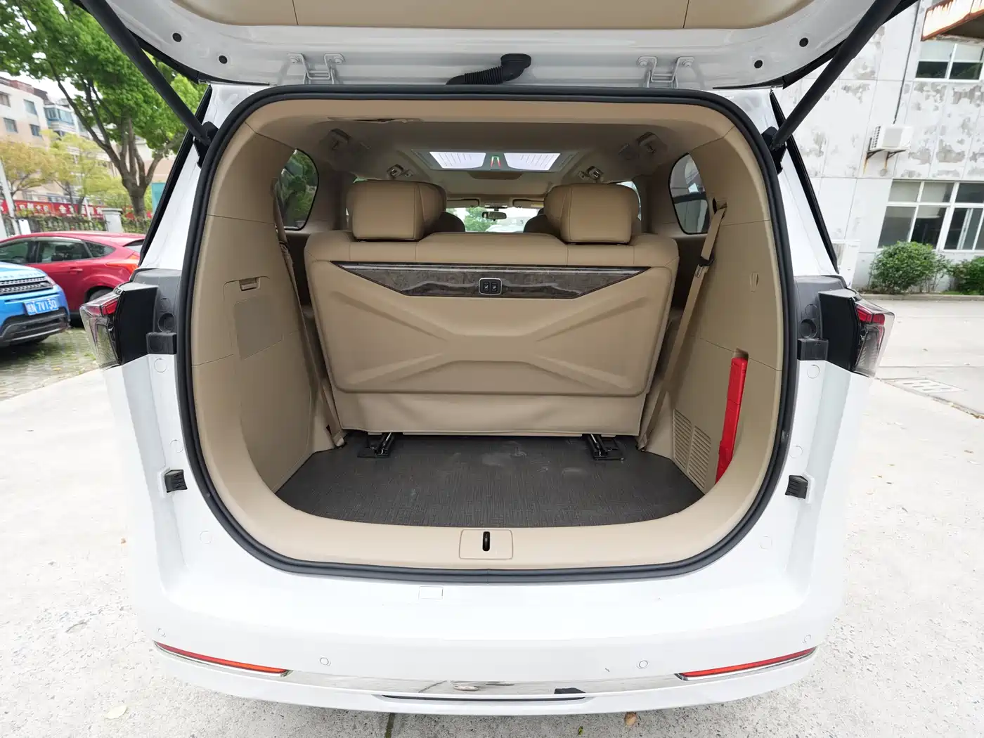Buick GL8 2025 Land Business Class Comfort DG Edition фото 10