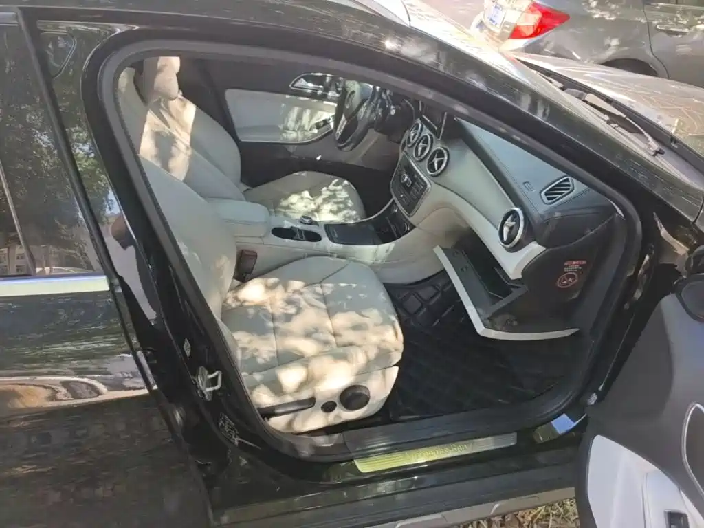 Mercedes-Benz GLA 2015 2015 GLA 200 Fashion