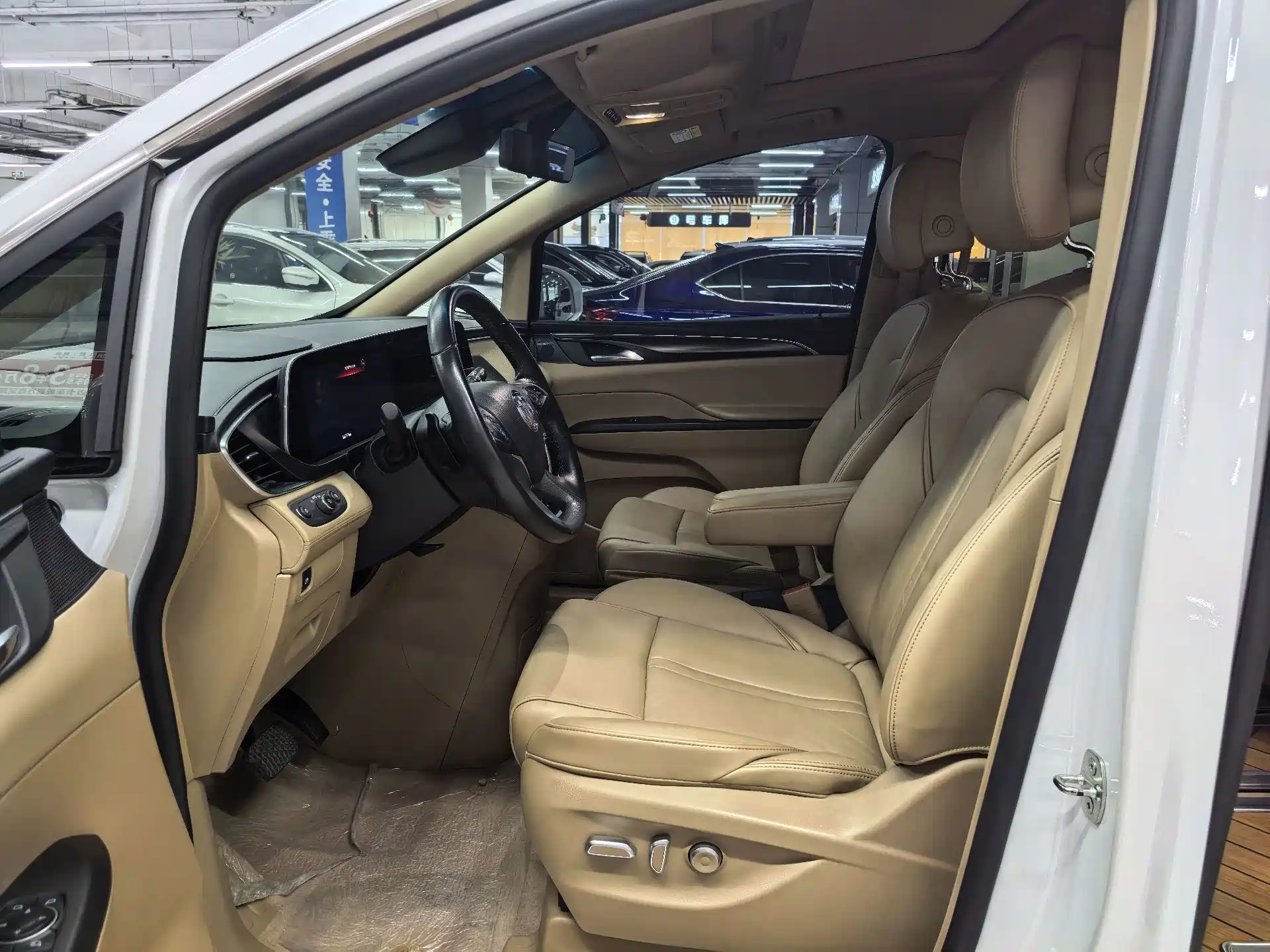 Фото 5 - Buick GL8