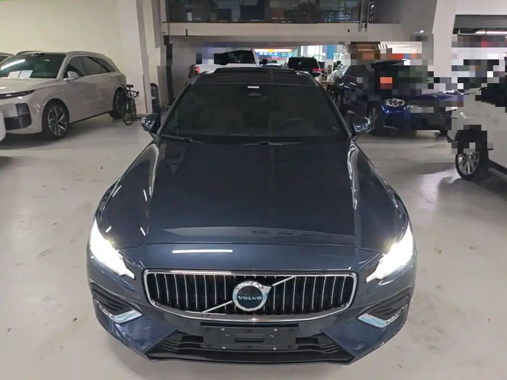 Volvo V60 2024 2023 B5 Smart Luxury Enjoyment Edition
