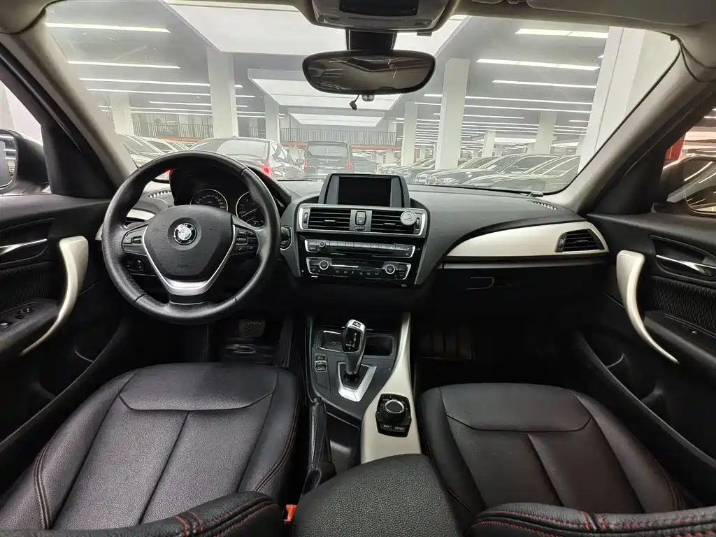 BMW 1 Series (Import) 2015 120i Leading фото 6