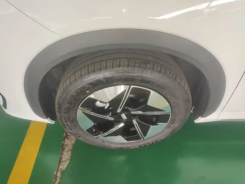 Фото 23 - Geely Galaxy Galaxy E5