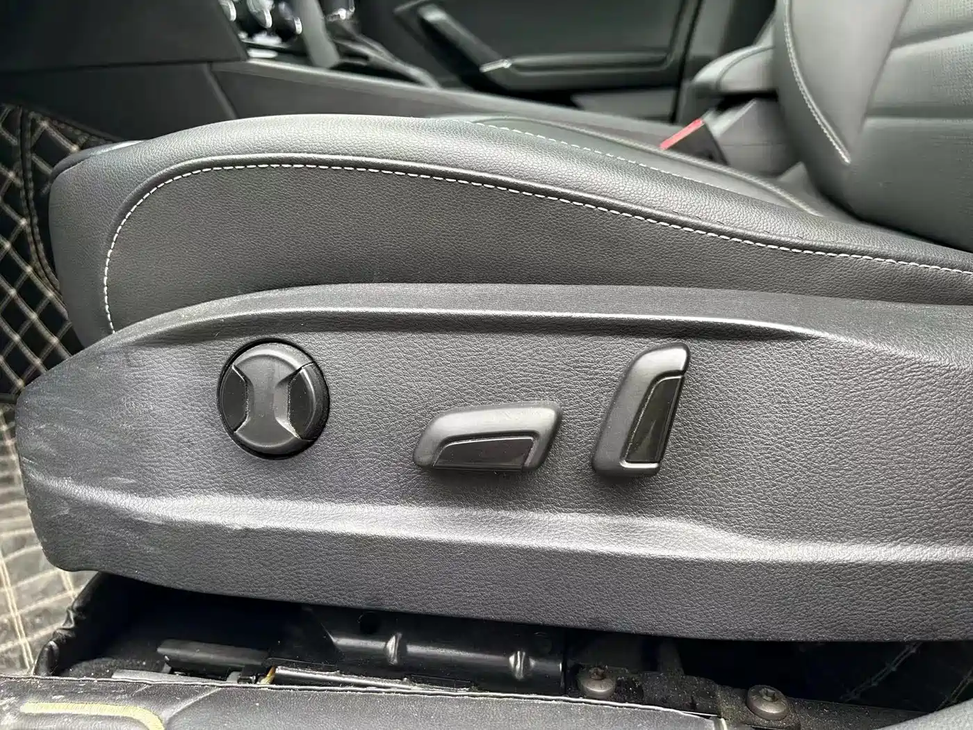 Volkswagen Lamando 2021 280TSI DSG Luxury Phantom Edition фото 5