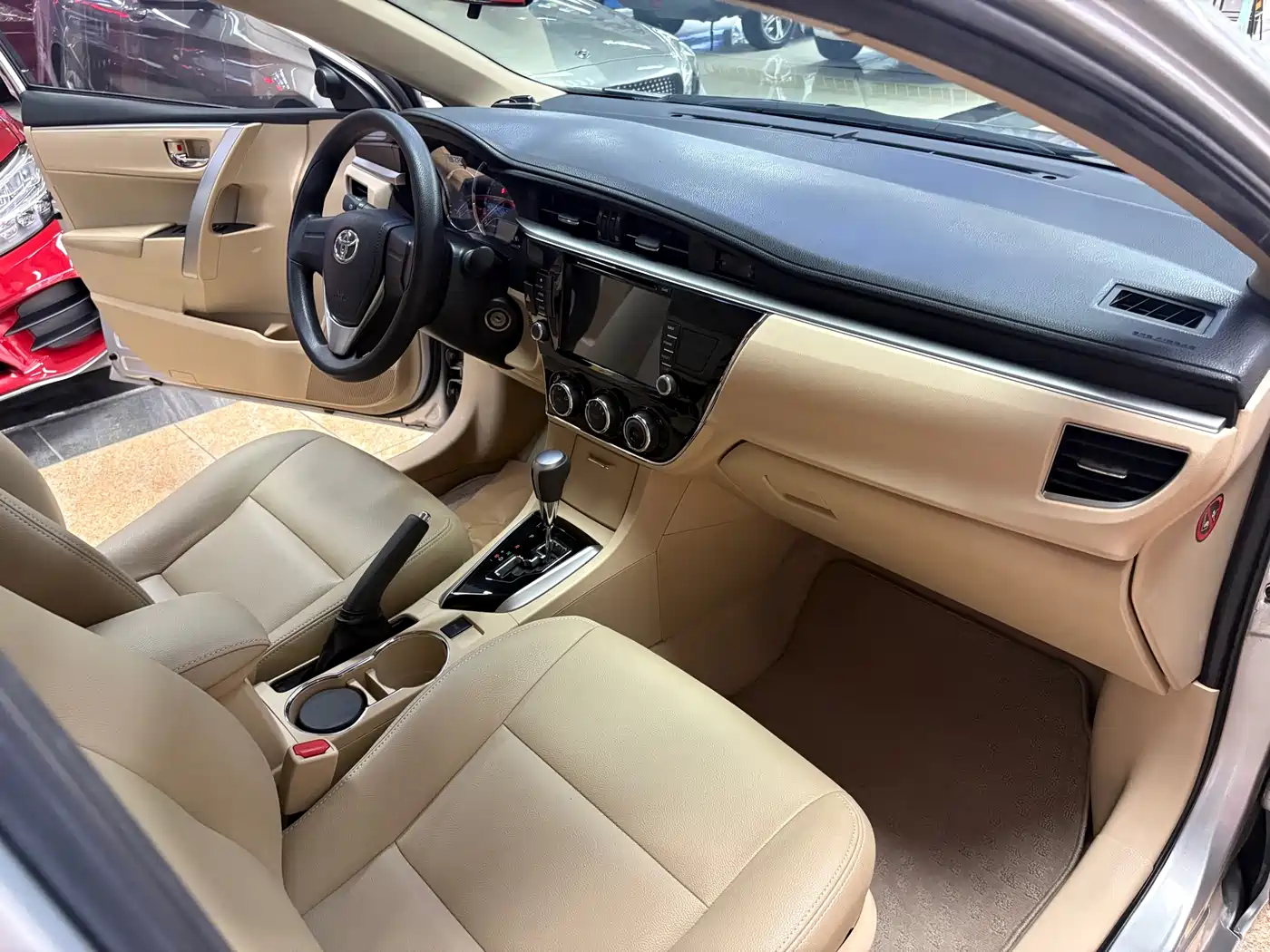 Toyota Corolla 2016 1.6L CVT GL-i Cool Edition фото 11