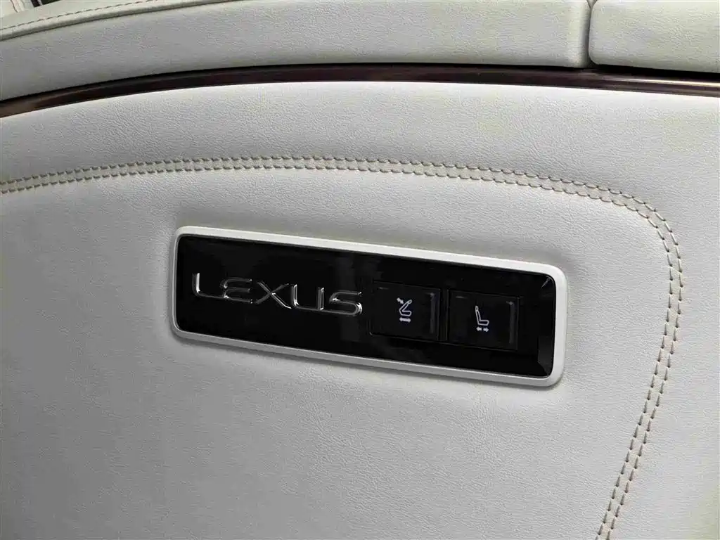 Lexus LM 2024 2023 500h 6-Seater Prestige Edition