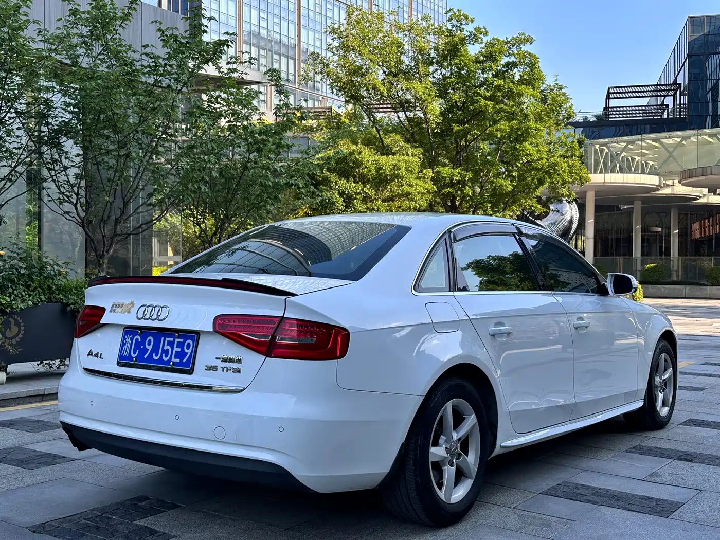 Audi A4L 2013 35 TFSI Automatic Standard фото 4