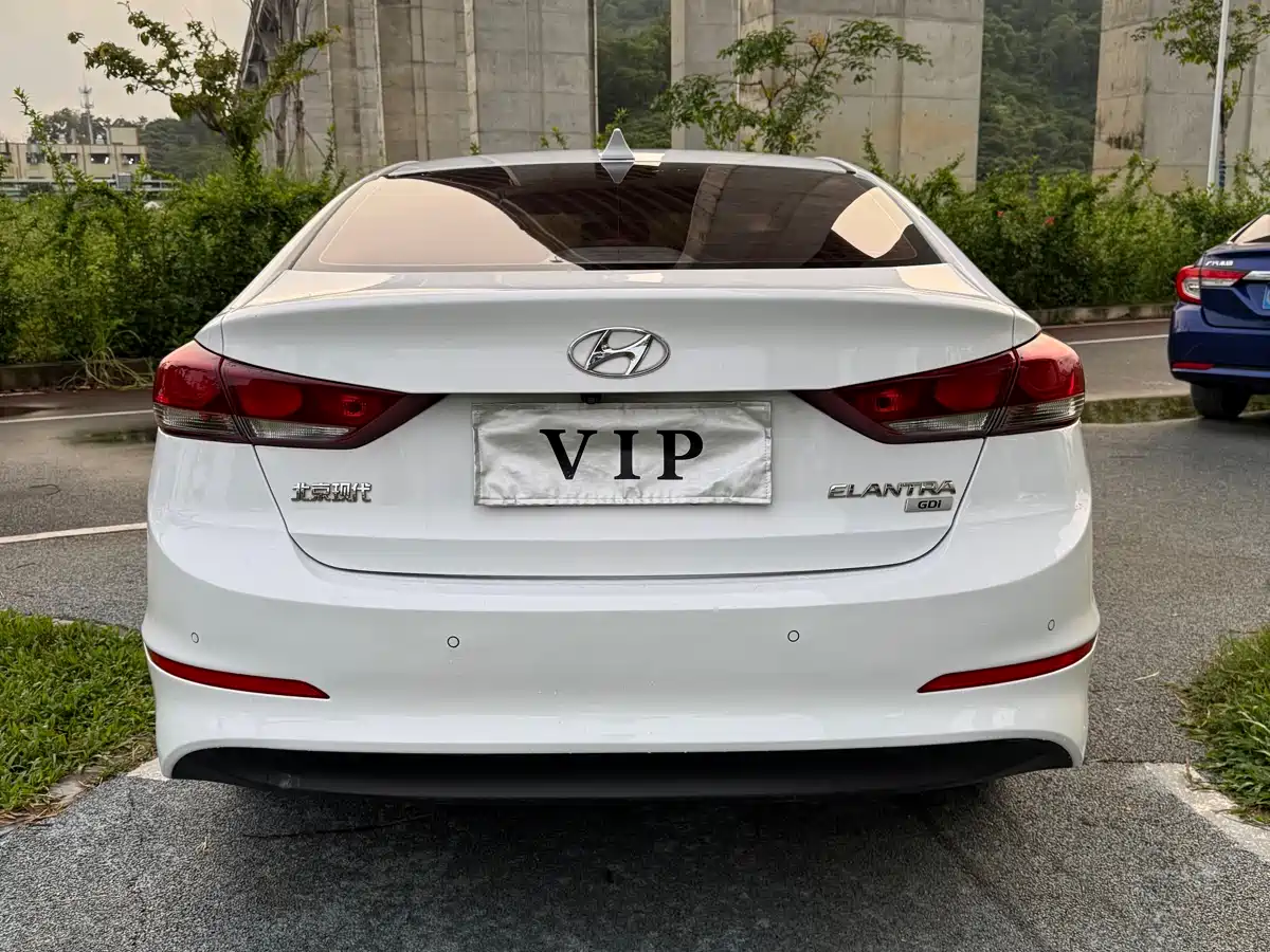 Hyundai Elantra 2016 Model 1.6L Automatic Smart Elite фото 5