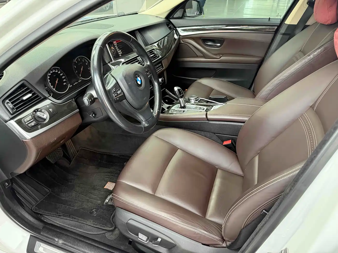 BMW 5 Series 2014 525Li Luxury Design Package фото 13