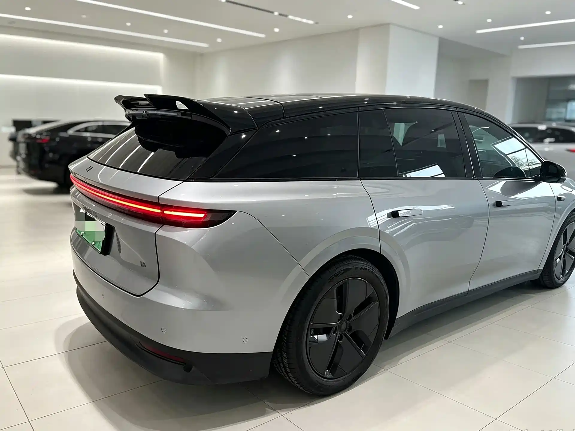Photo 4 - Li Auto i6