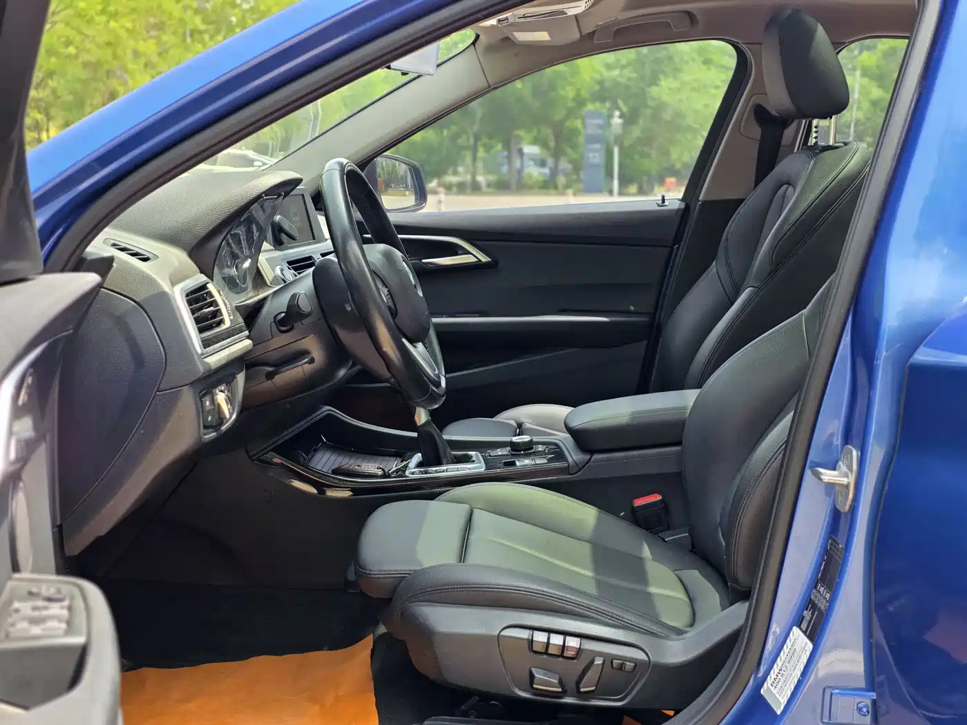 BMW 1 Series 2017 118i Sport фото 9