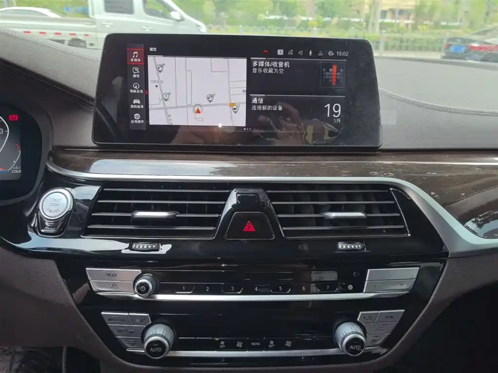 BMW 5 Series 2020 525Li Luxury Package фото 13