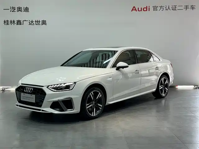 Audi A4L 2020 40 TFSI quattro Luxury Dynamic — фото 1