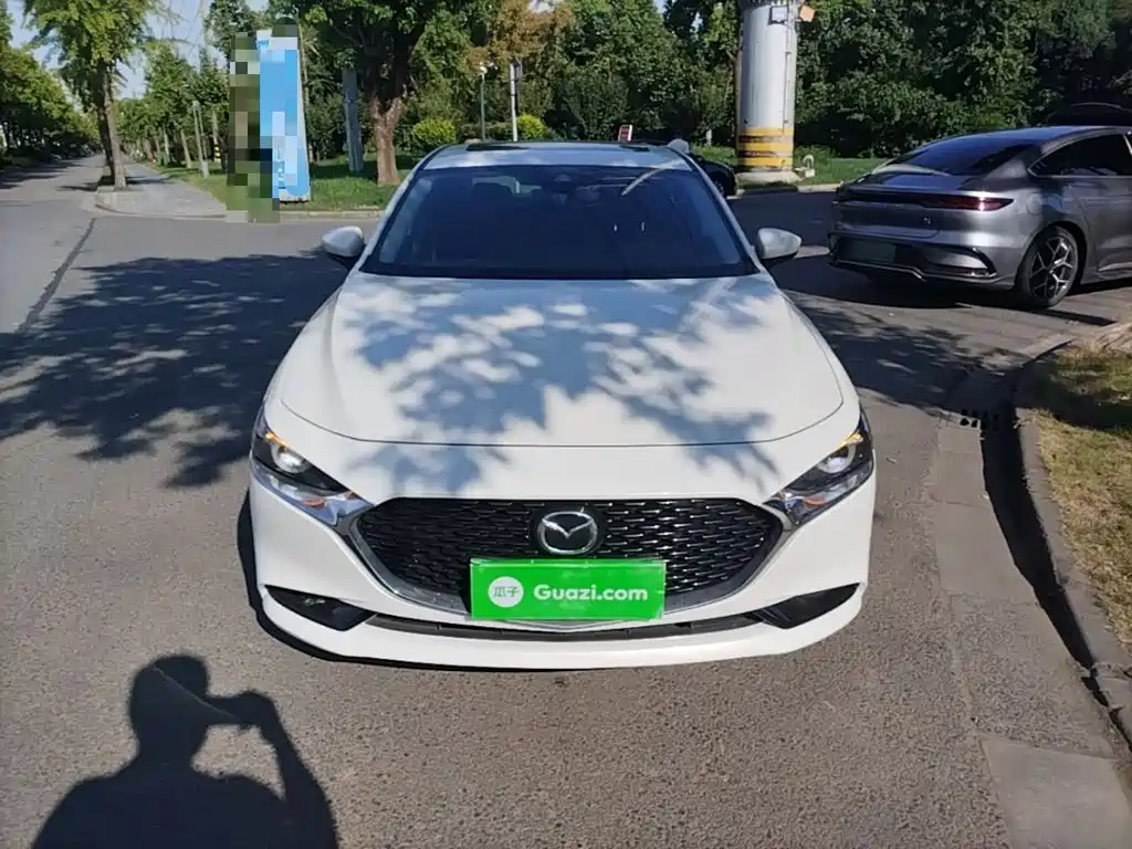 Mazda Mazda3 Axela 2024 2023 2.0L Automatic Premium Edition