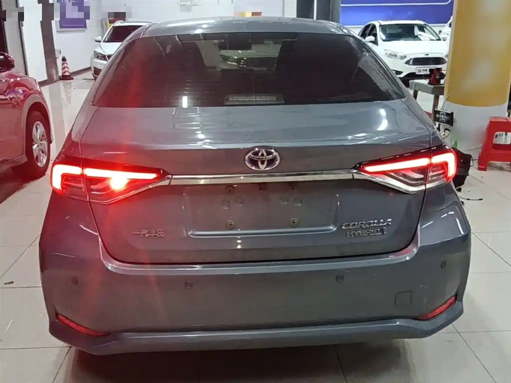 Toyota Corolla 2022 Hybrid 1.8L E-CVT Pioneer Edition фото 6