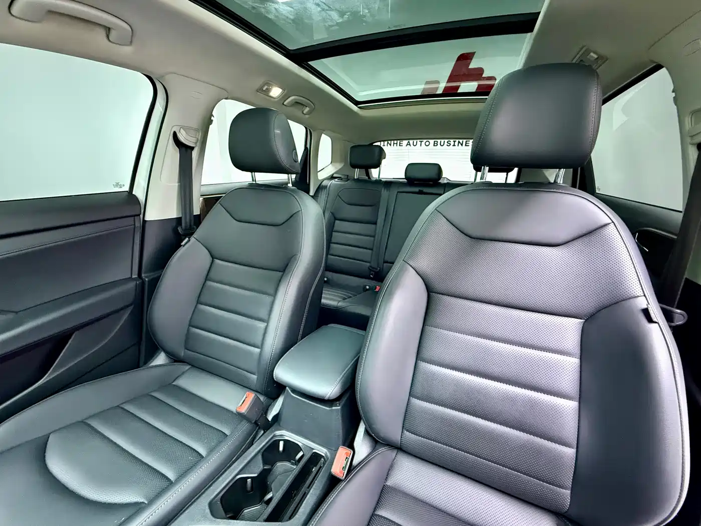 Volkswagen Tharu 2022 280TSI FWD Luxury Edition фото 12