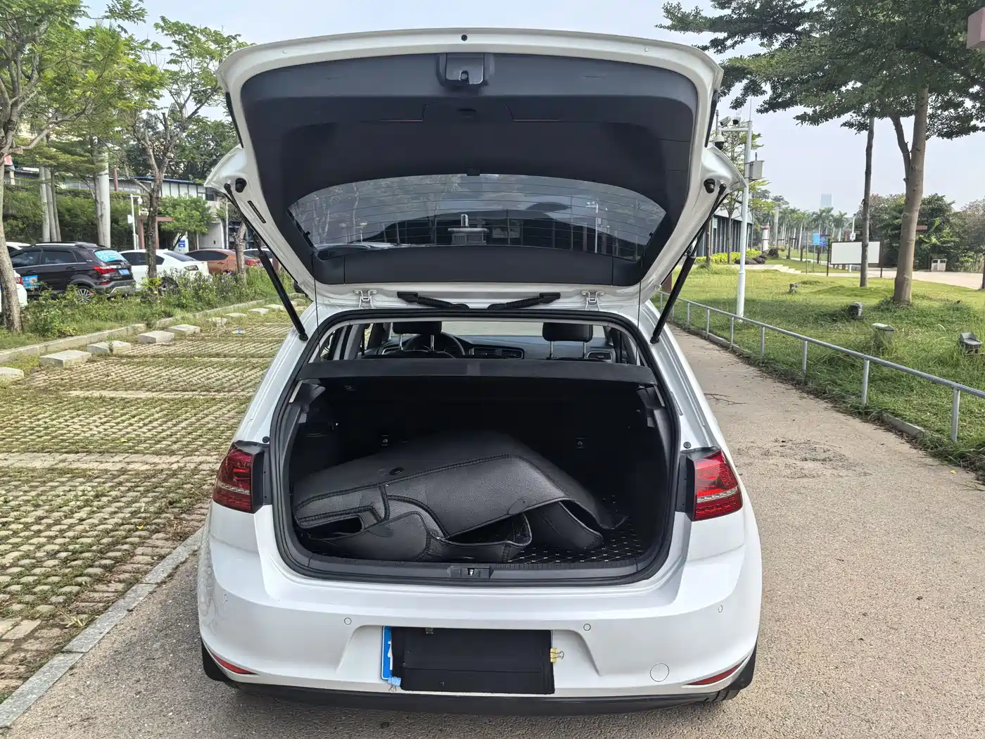 Photo 14 - Volkswagen Golf