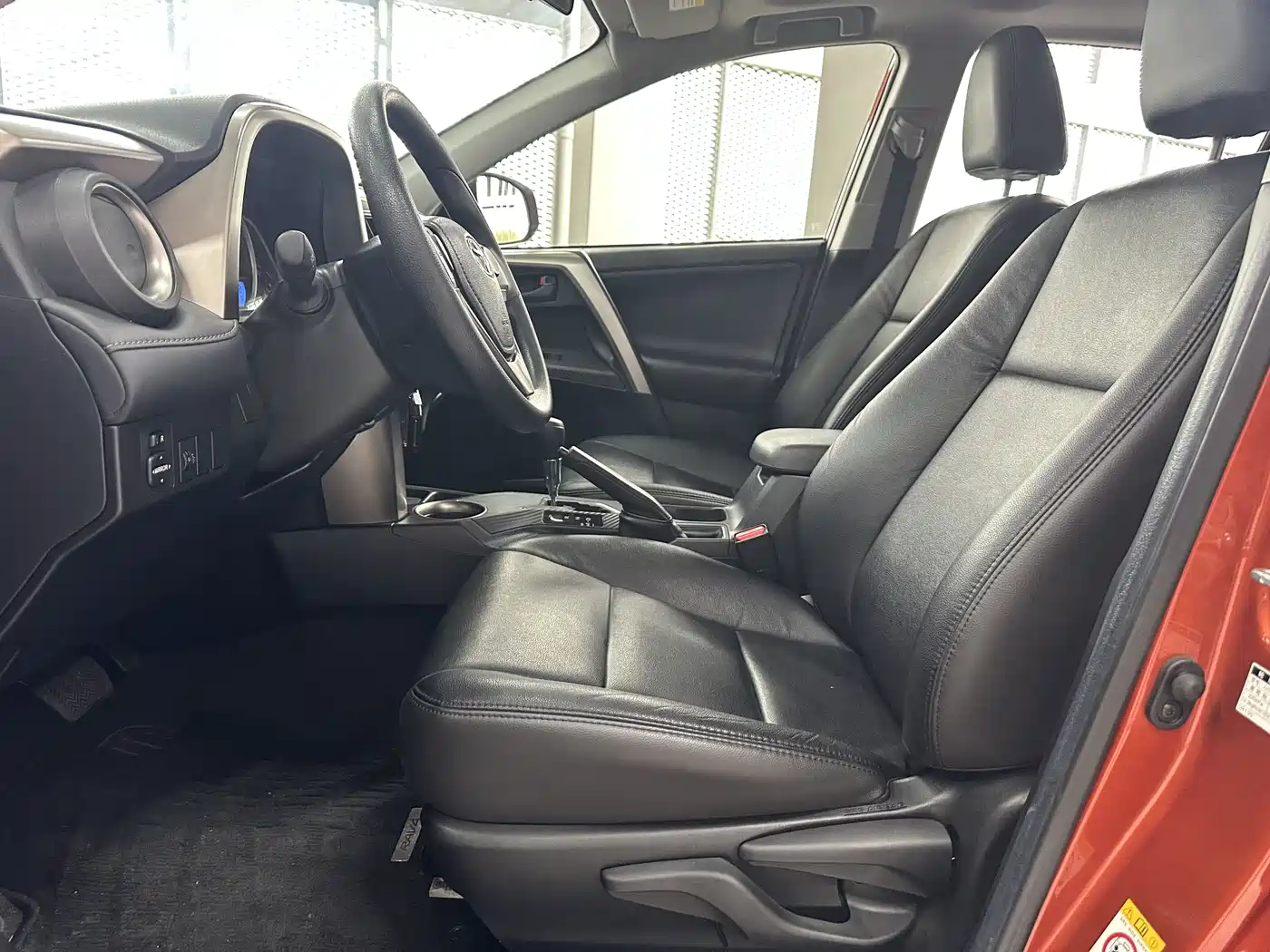 Toyota RAV4 Rongfang 2015 2.0L CVT 2WD Trend Edition фото 4