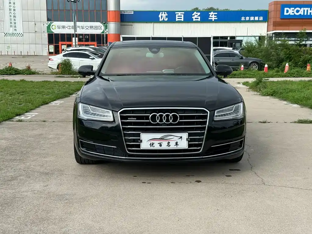 Фото 12 - Audi A8
