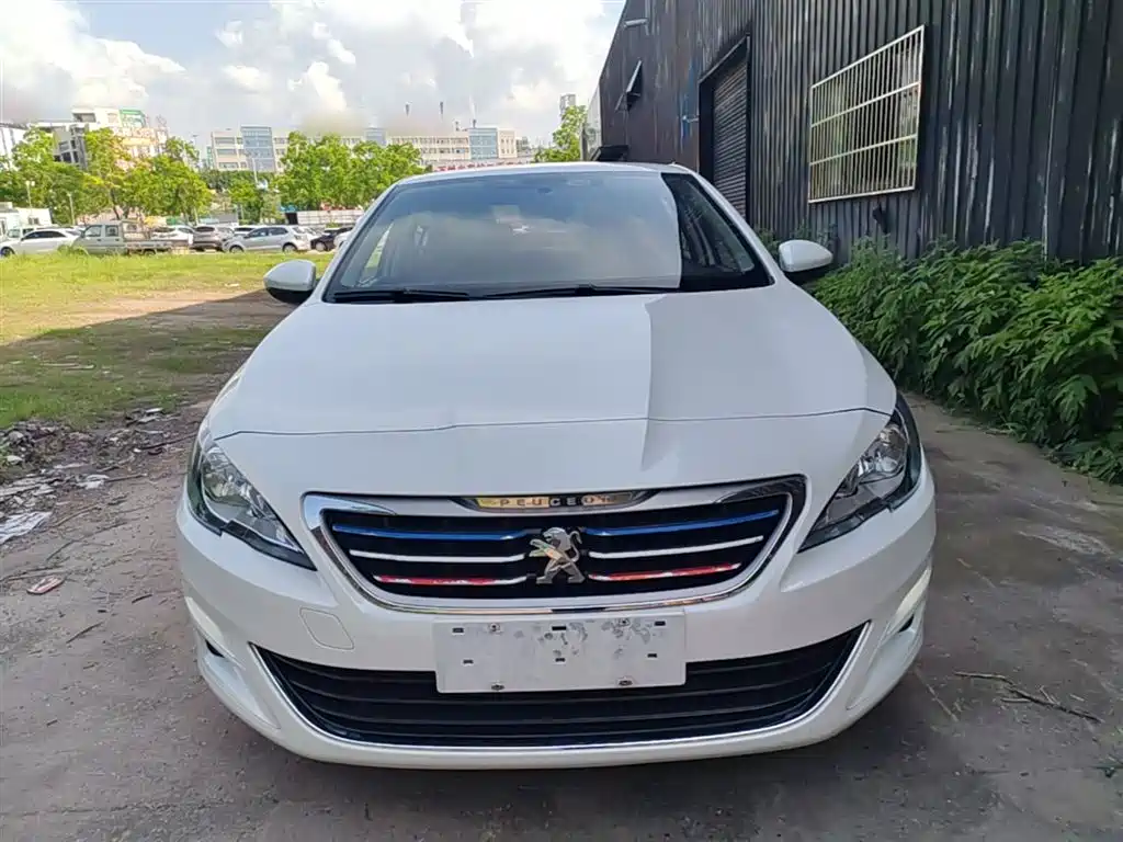 Peugeot 408 2014 1.8L Automatic Luxury Edition фото 3