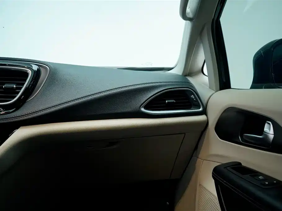 Chrysler Grand Caravan PHEV (Import) 2020 2018 3.6L Plug-in Hybrid