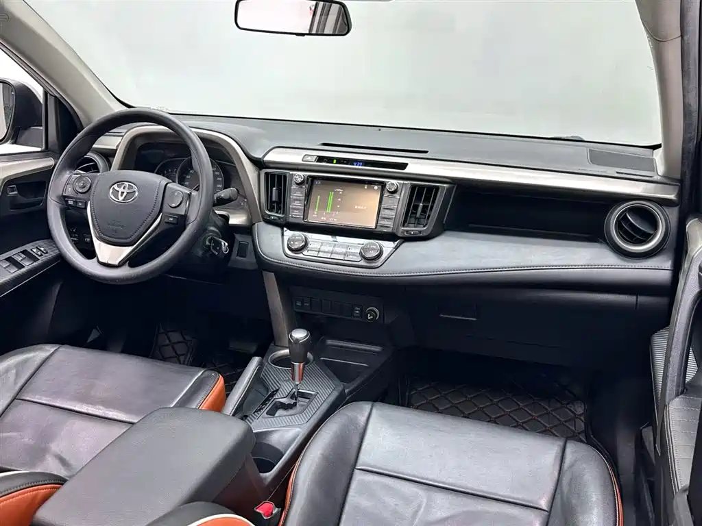 Toyota RAV4 Rongfang 2015 2.0L CVT 2WD Trend Edition фото 12