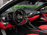 Фото 10 - Ferrari 812