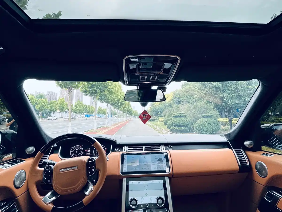 Land Rover Range Rover 2015 3.0 TDV6 Vogue фото 4