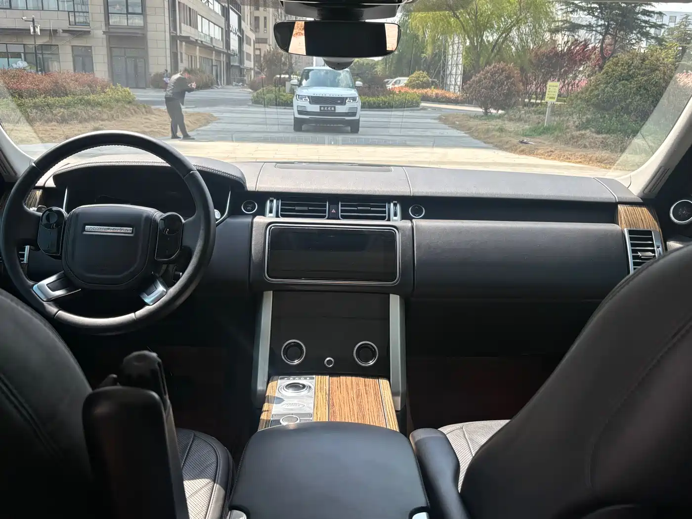 Land Rover Range Rover 2019 3.0 SC V6 Heritage Extended Edition фото 9