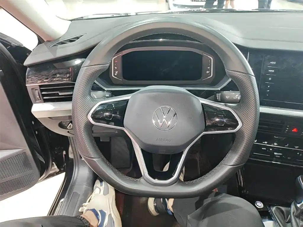 Volkswagen Passat 2023 330TSI Starlight Elite Edition фото 11