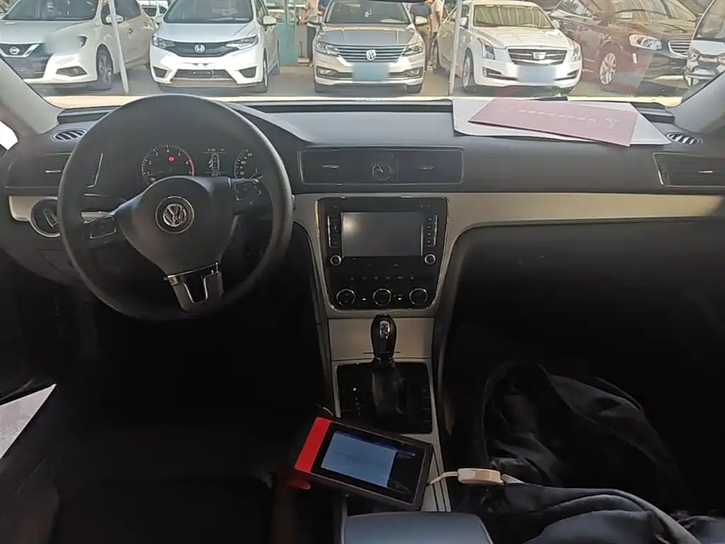 Volkswagen Passat 2015 1.8TSI DSG Honor Edition фото 10